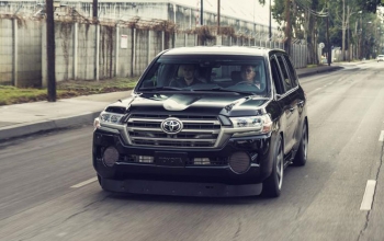 TOYOTA LAND CRUISER ทุบสถิติโลกด้วยความเร็ว 370-กิโลเมตรต่อชั่วโมง!!
